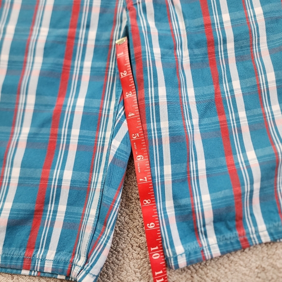 Levi's Plaid Chino Shorts--EUC - Picture 2 of 9